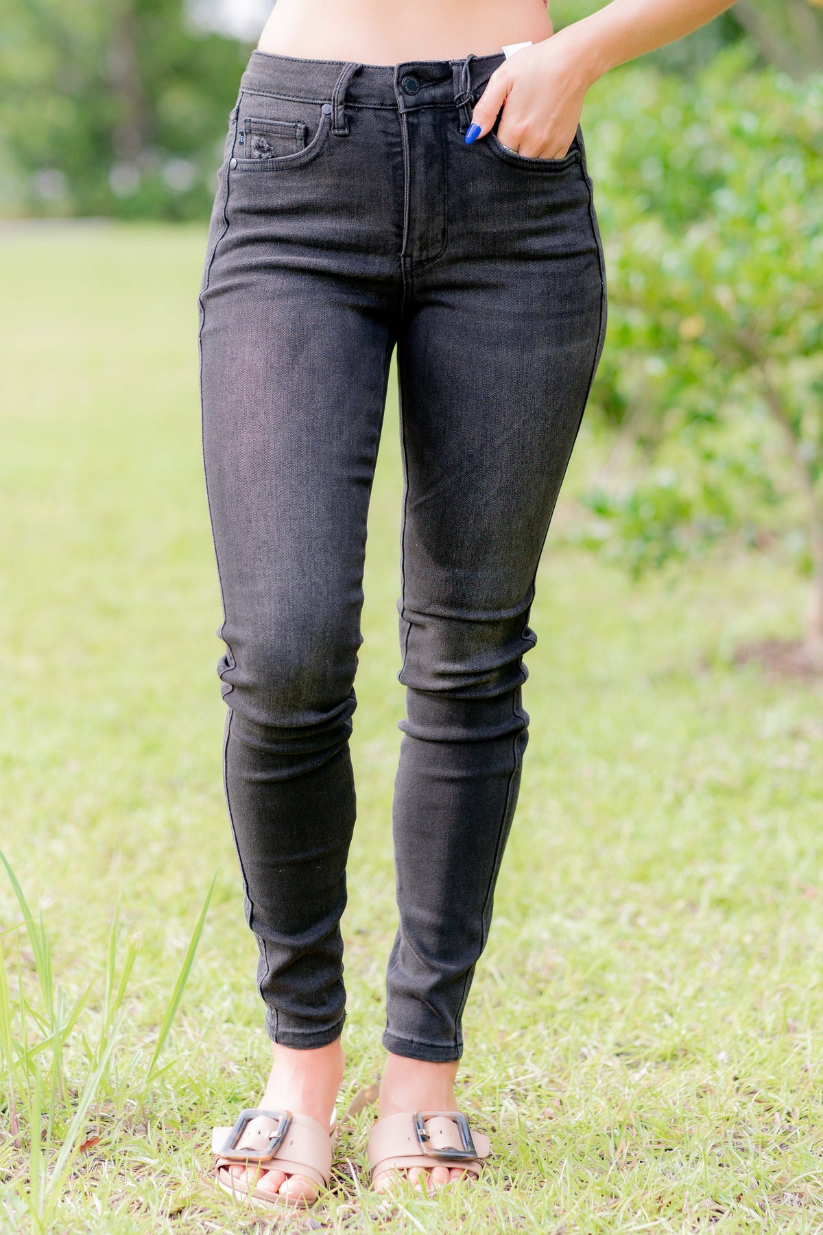 Sideline Sleek Judy Blue Skinnies