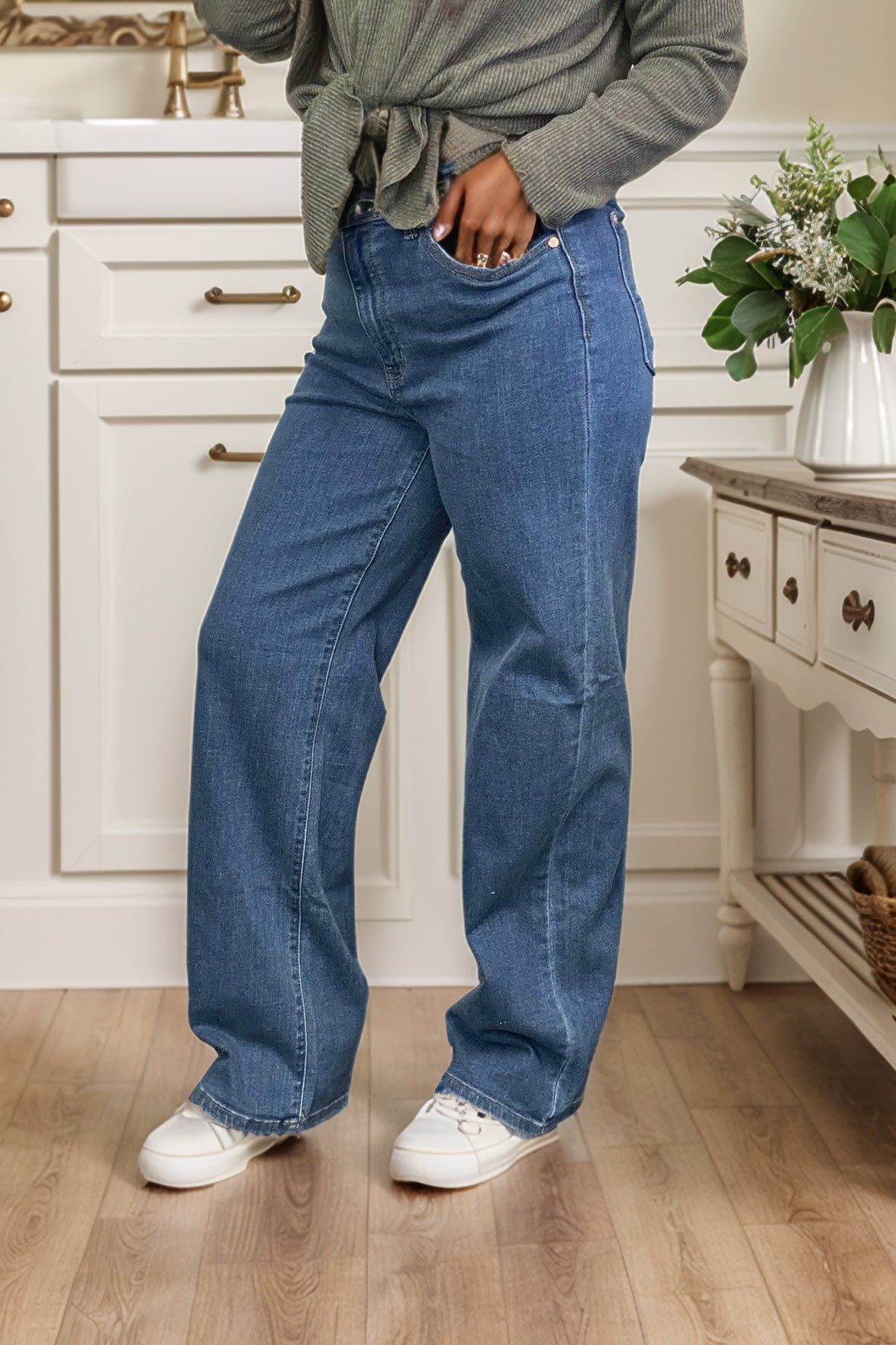 Judy Blue - Vintage Wide Leg - premium wholesale jeans, available for drop shipping to online boutiques.
